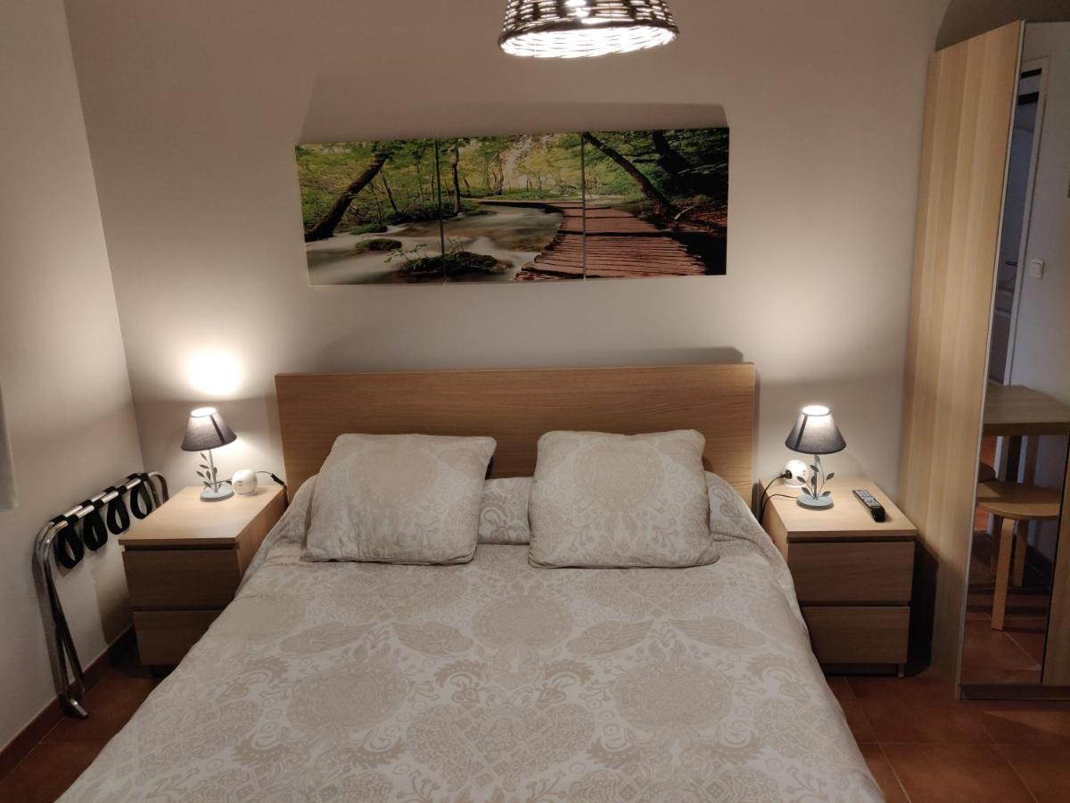 Bed and Breakfast Les Terrasses De Valensole Exterior foto