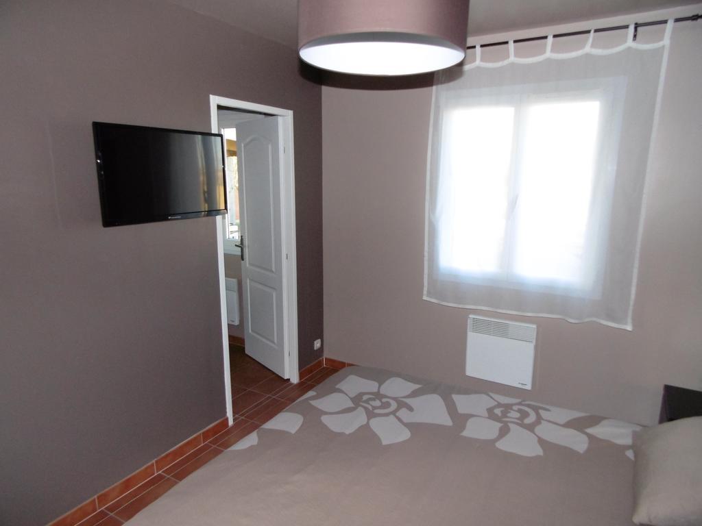 Bed and Breakfast Les Terrasses De Valensole Habitación foto