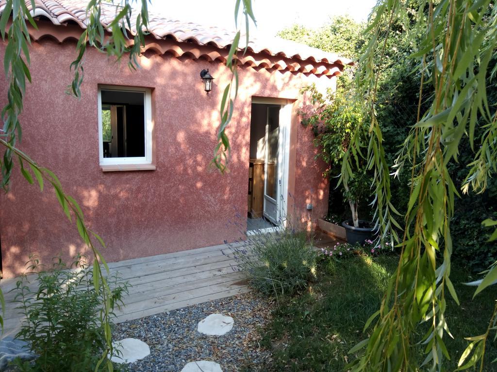 Bed and Breakfast Les Terrasses De Valensole Exterior foto